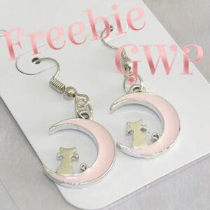 🎁 FREE w/$15 - Cat on Moon Silver & Pink Earrings Brand New